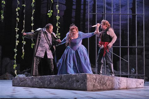 “Il Trovatore” – A Triumphant Symphony of Forbidden Love and Fierce Vengeance